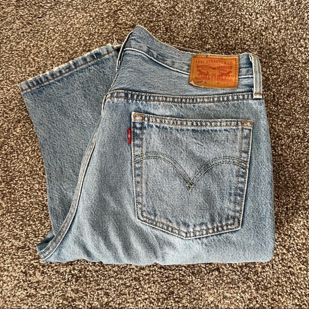 Levi’s 501 High Rise Distressed Button Fly Jeans - Picture 2 of 11